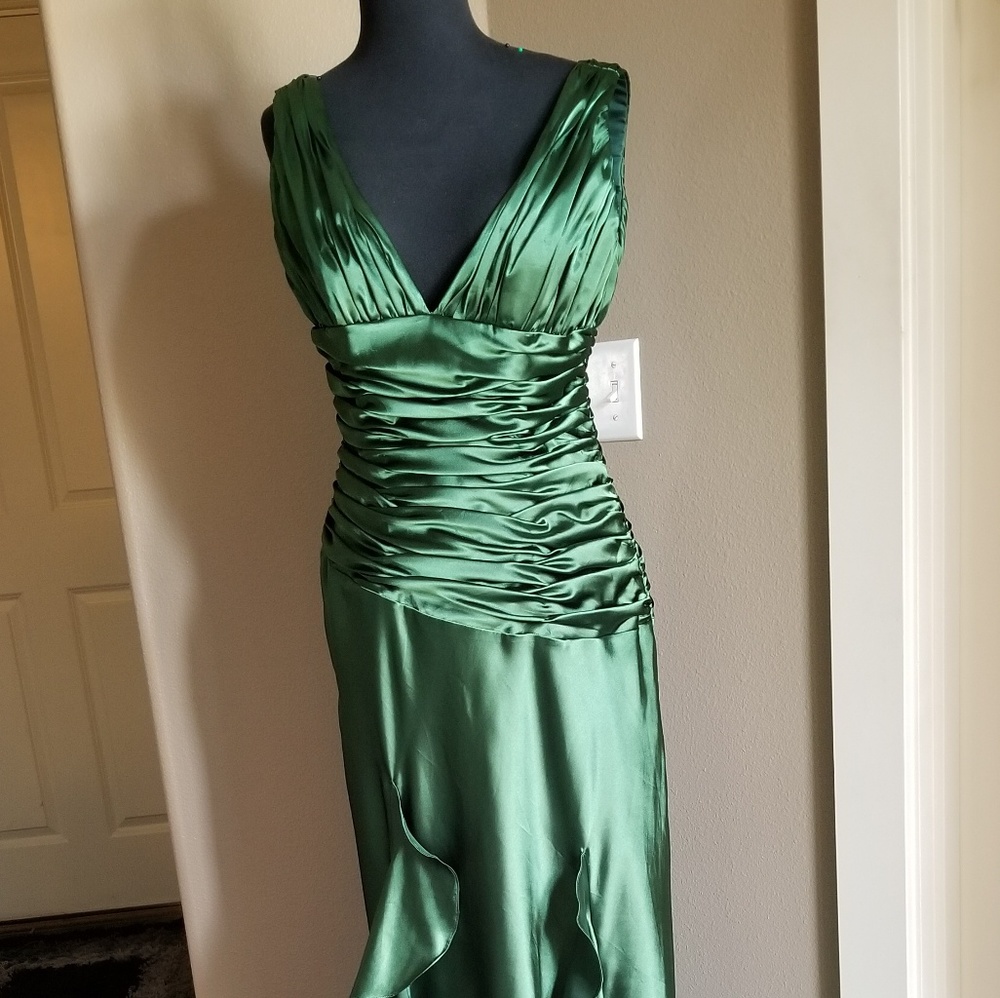 Private label emerald gown dress 12 - Picture 7 of 8